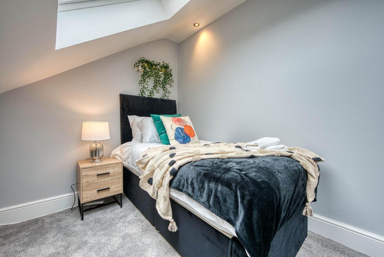 Spacious Nottingham Abode - Sleeps 16 Екстериор снимка